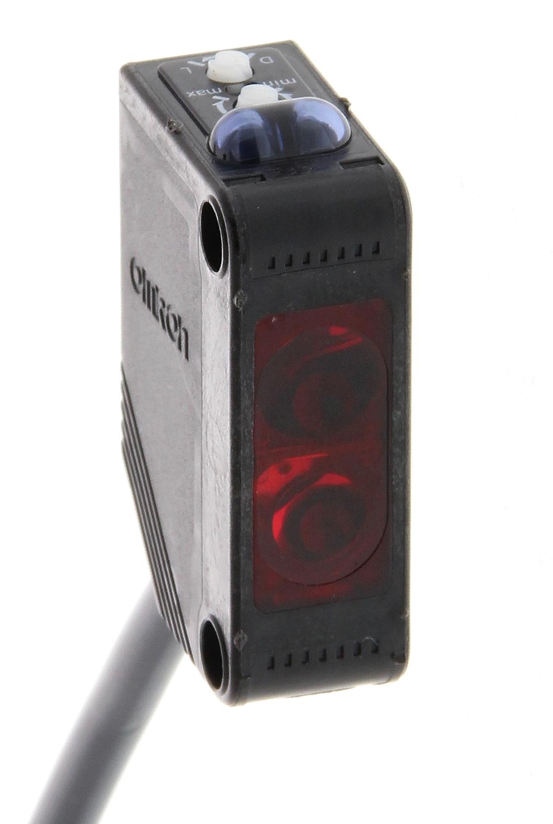 E3Z-L81 2M PHOTOELECTRIC SENSOR, PNP, 120MM OMRON