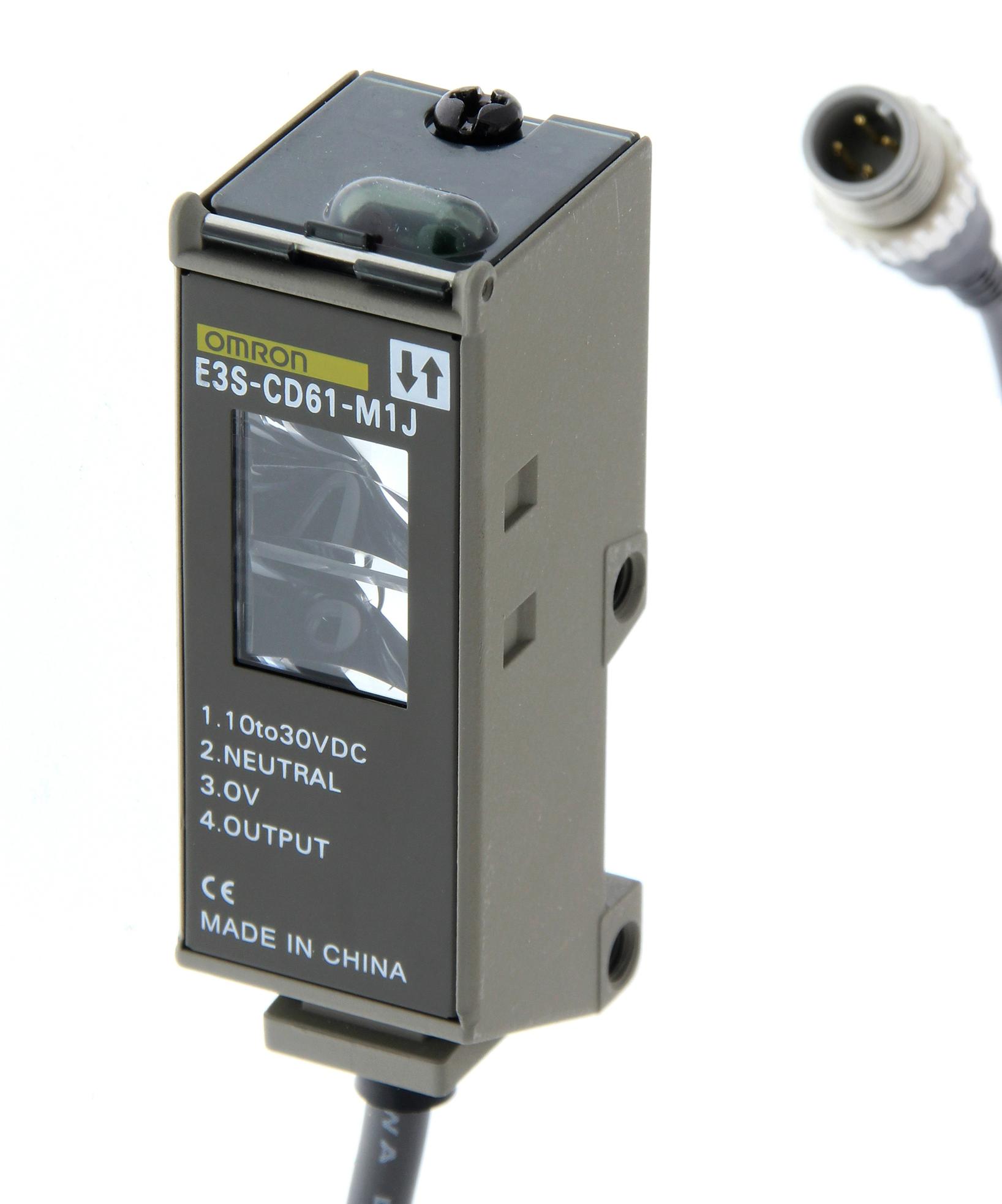 E3S-CD61-M1J 0.3M PHOTOELECTRIC SENSOR, NPN / PNP, 700MM OMRON