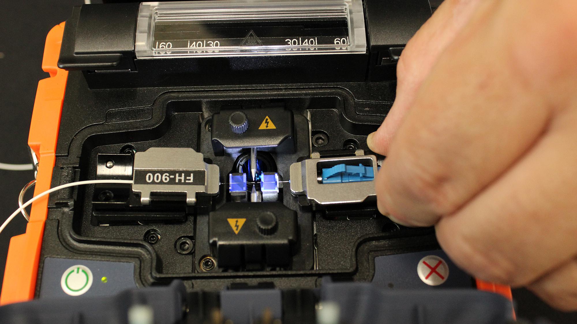 FSP200KIT1 FUSION SPLICER KIT, SPLICER/CLEAVER TEMPO