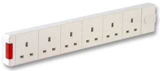 95668 Trailing Socket, 6Way, White Pro Elec